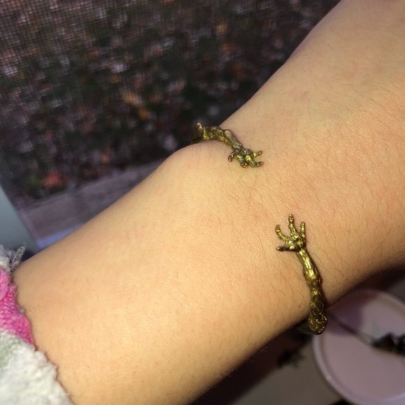 verameat Jewelry - VERAMEAT adjustable tiny hand bracelet